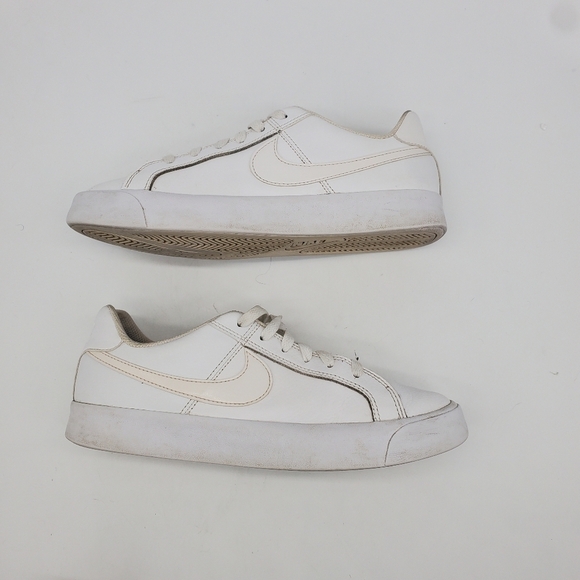 Nike Shoes Women 8 Court Royale Sneakers White A02810-102 Low Top Leather 2019 - Picture 4 of 12